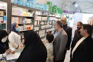 بازدید شهردار ماهدشت از داروخانه مشارکت‌کننده در طرح جهادی پزشکان خیر