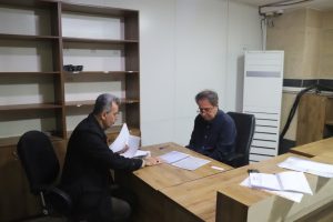 گفت‌وگوی چهره‌به‌چهره مدیرکل راه و شهرسازی البرز با مردم در محل میز خدمت